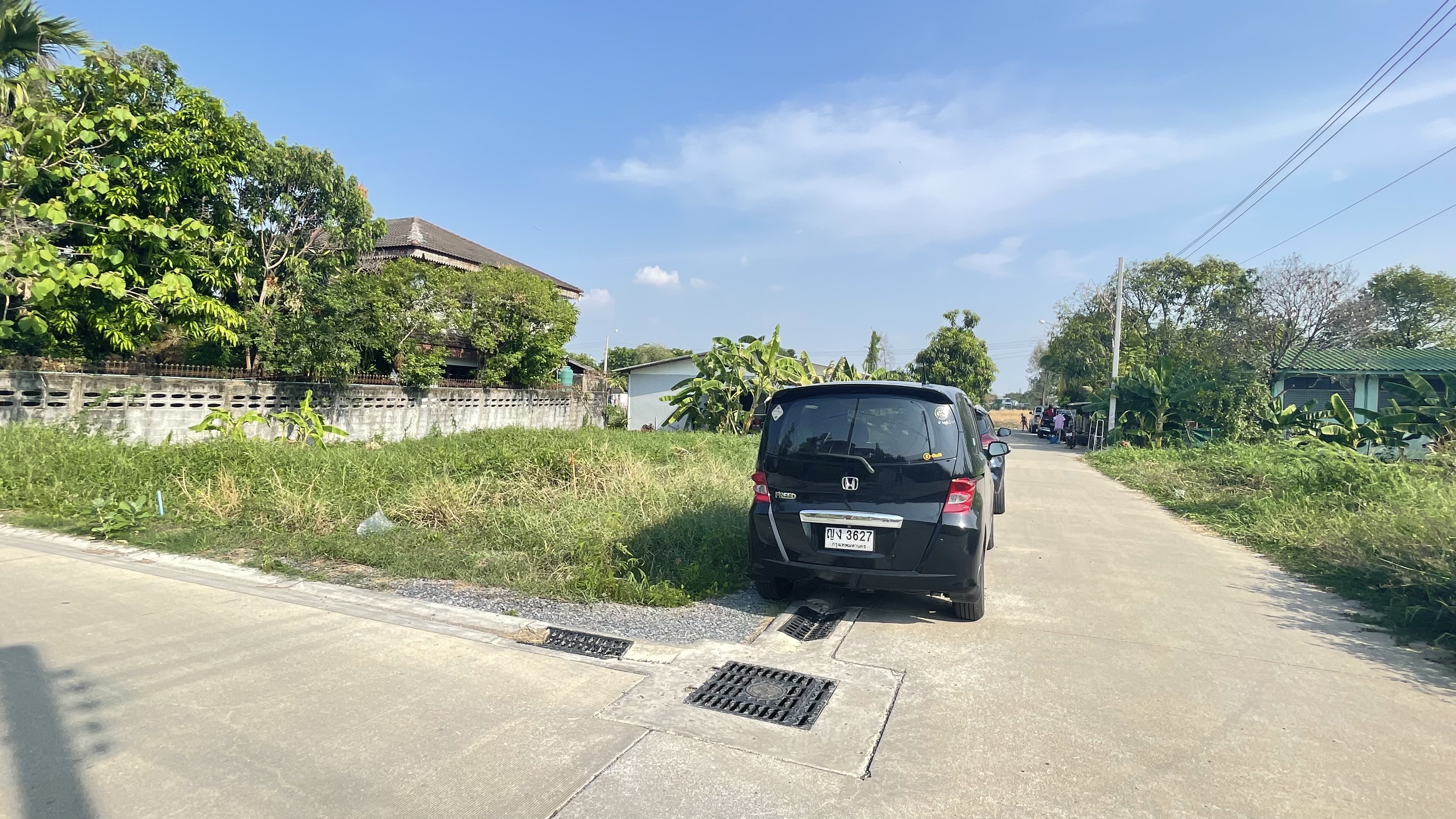 ขายที่ดินสวยแปลงมุม 100 ตร.วา ในซอยงบประมาณ ใกล้เมืองทอง ตรงข้าม Megahome ปากเกร็ด นนทบุรี